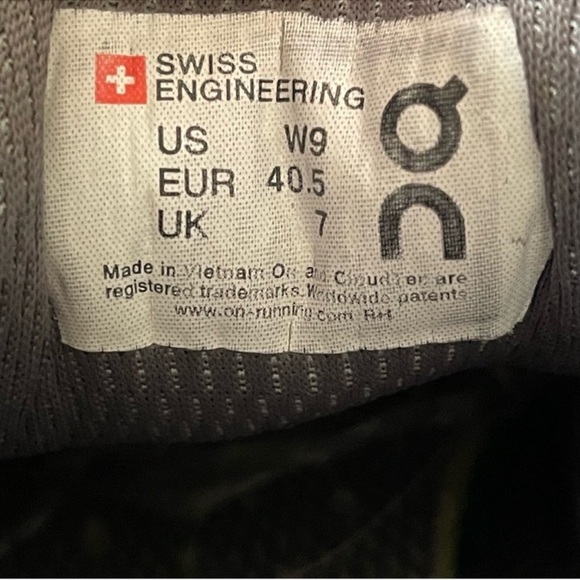 On Cloudflyer Road-Running Shoes Sneakers Black/ White Size 9 - Picture 10 of 15